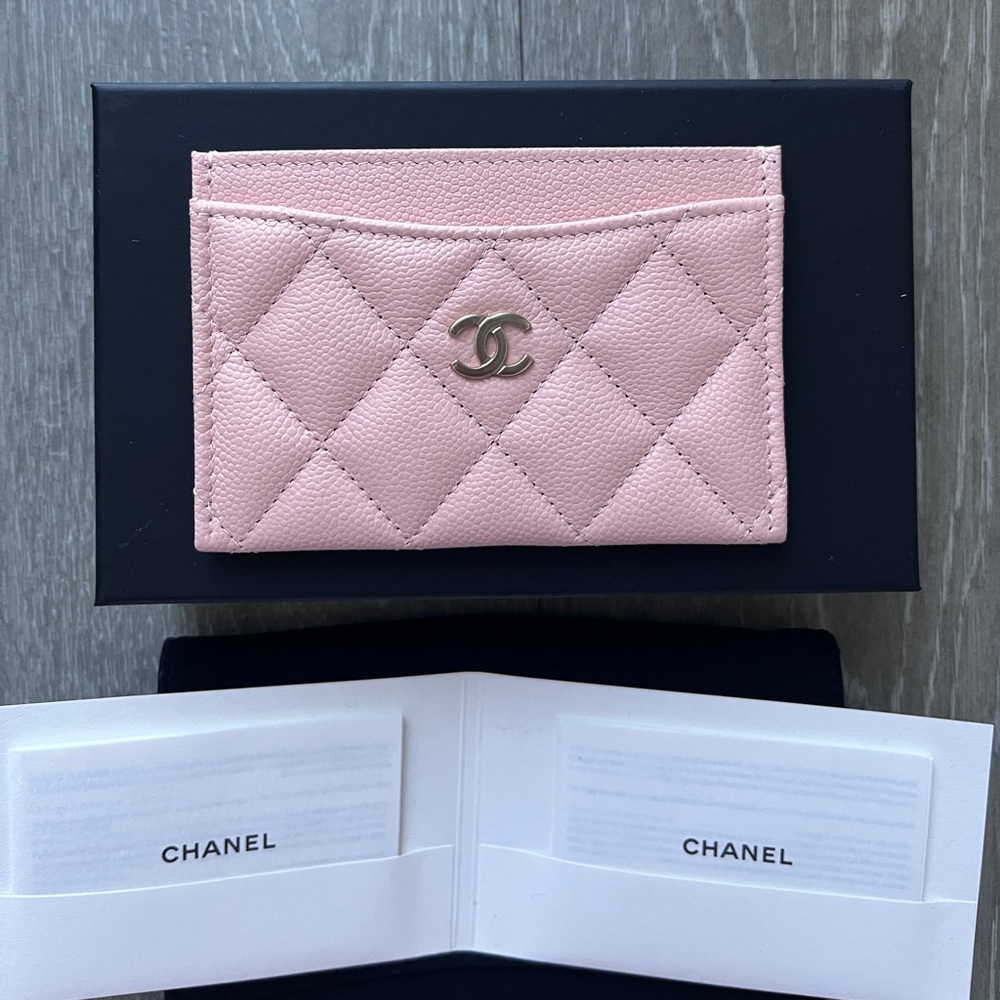 Chanel Classic Caviar Quilted Cardholder in light pink.